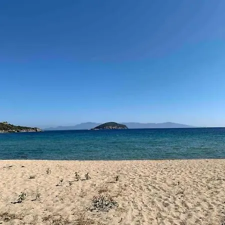 Nia'S Apartment By The Sea Nea Iraklitsa Экстерьер фото