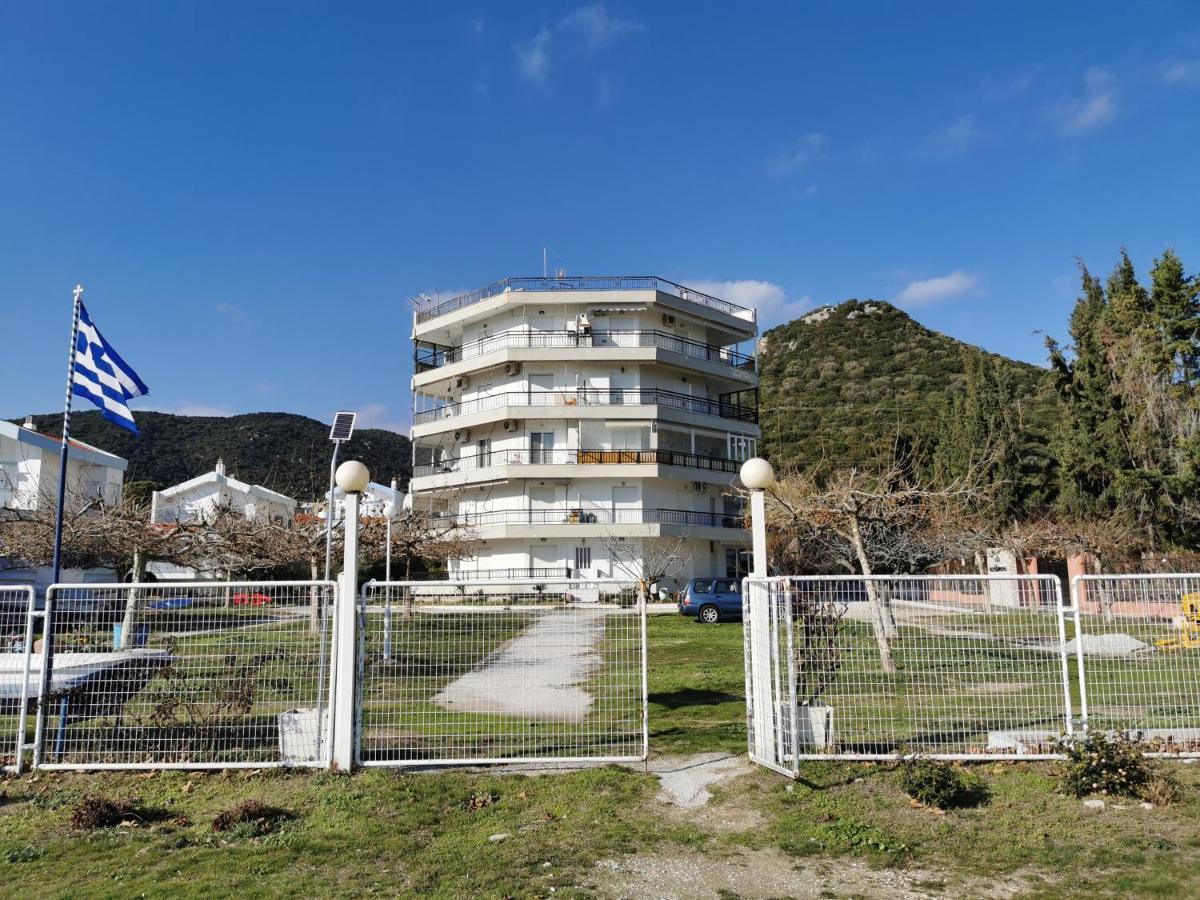 Nia's By The Sea Apartment
